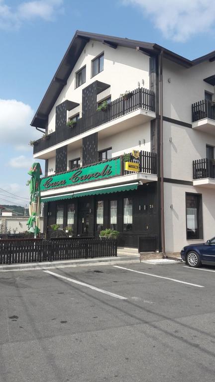 Hotel Casa Caroli Târgu Jiu Esterno foto
